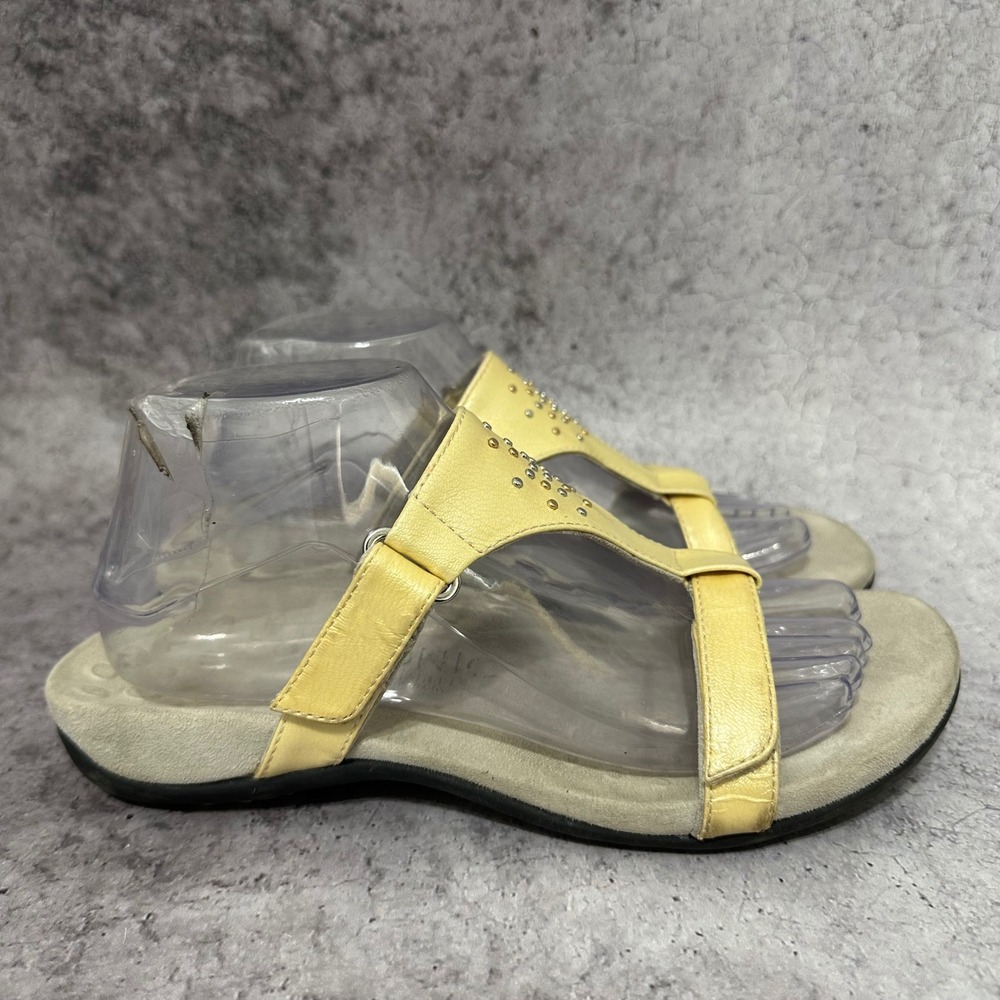 Vionic Patricia Sandals Women 8 Yellow Studded Orthotic T-Strap Comfort Flat